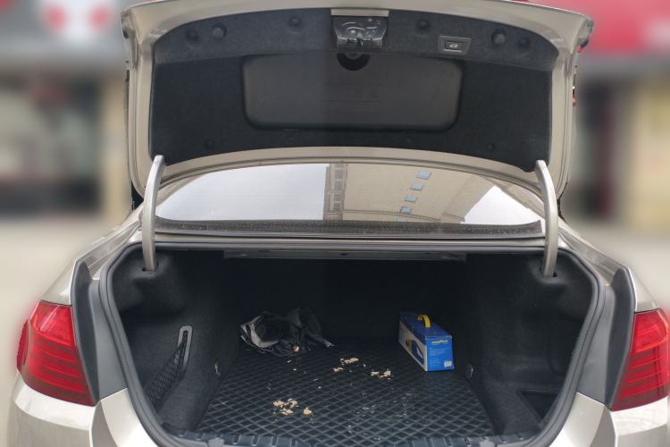 Used BMW 5 Series 2014 528Li Leading Model Trunk