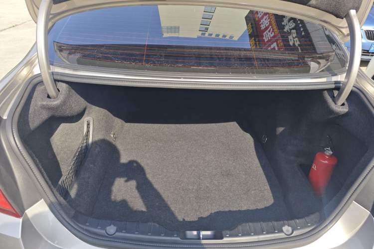 Used BMW 5 Series 2014 520Li Elegant Model Trunk