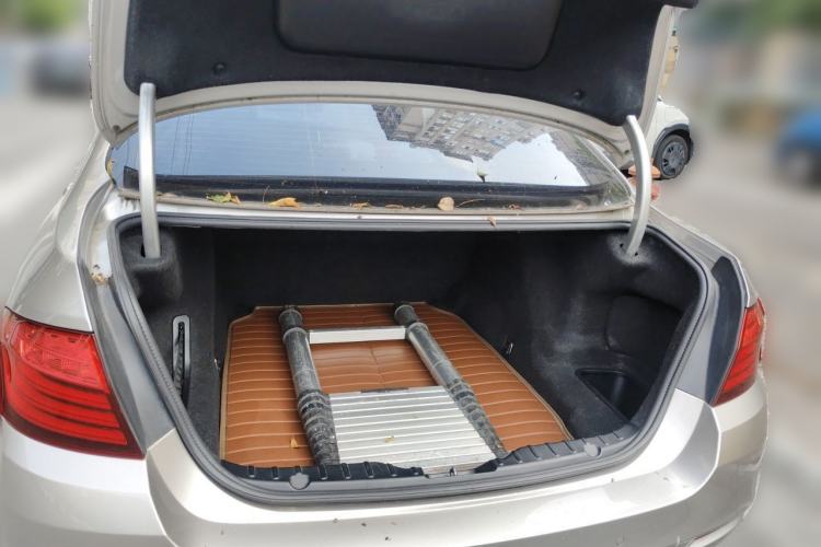 Used BMW 5 Series 2014 528Li Leading Model Trunk