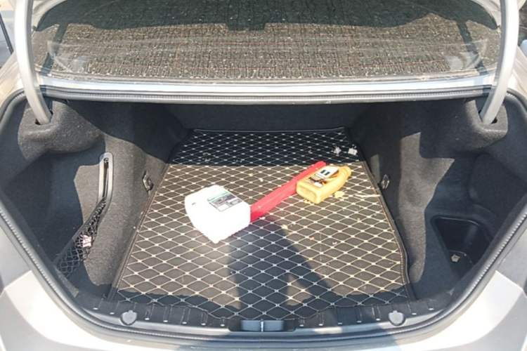 Used BMW 5 Series 2014 525Li Luxury Design Package Trunk