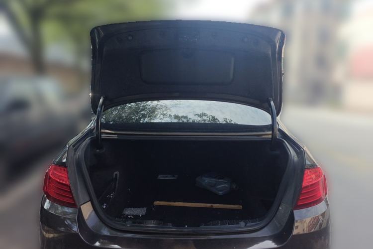 Used BMW 5 Series 2014 520Li Elegant Model Trunk