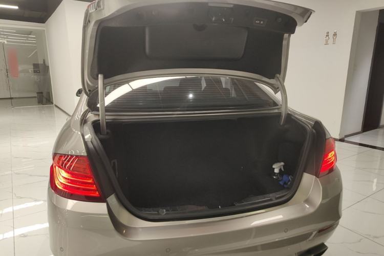 Used BMW 5 Series 2014 535Li Leading Model Trunk
