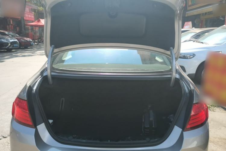Used BMW 5 Series 2014 520Li Elegant Model Trunk