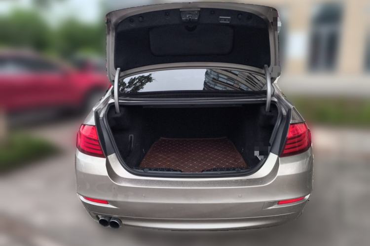 Used BMW 5 Series 2014 520Li Elegant Model Trunk
