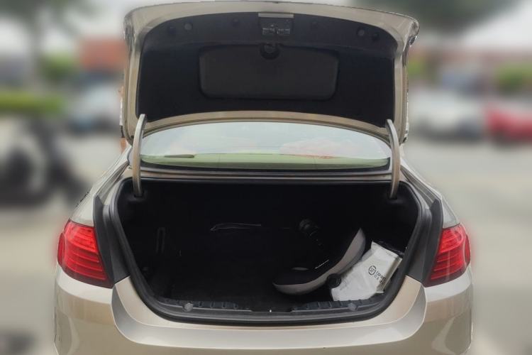 Used BMW 5 Series 2014 525Li Leading Model Trunk