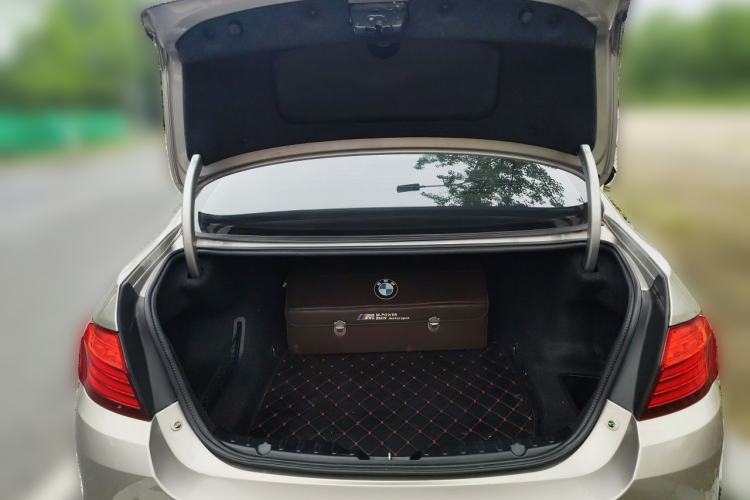 Used BMW 5 Series 2014 520Li Elegant Model Trunk