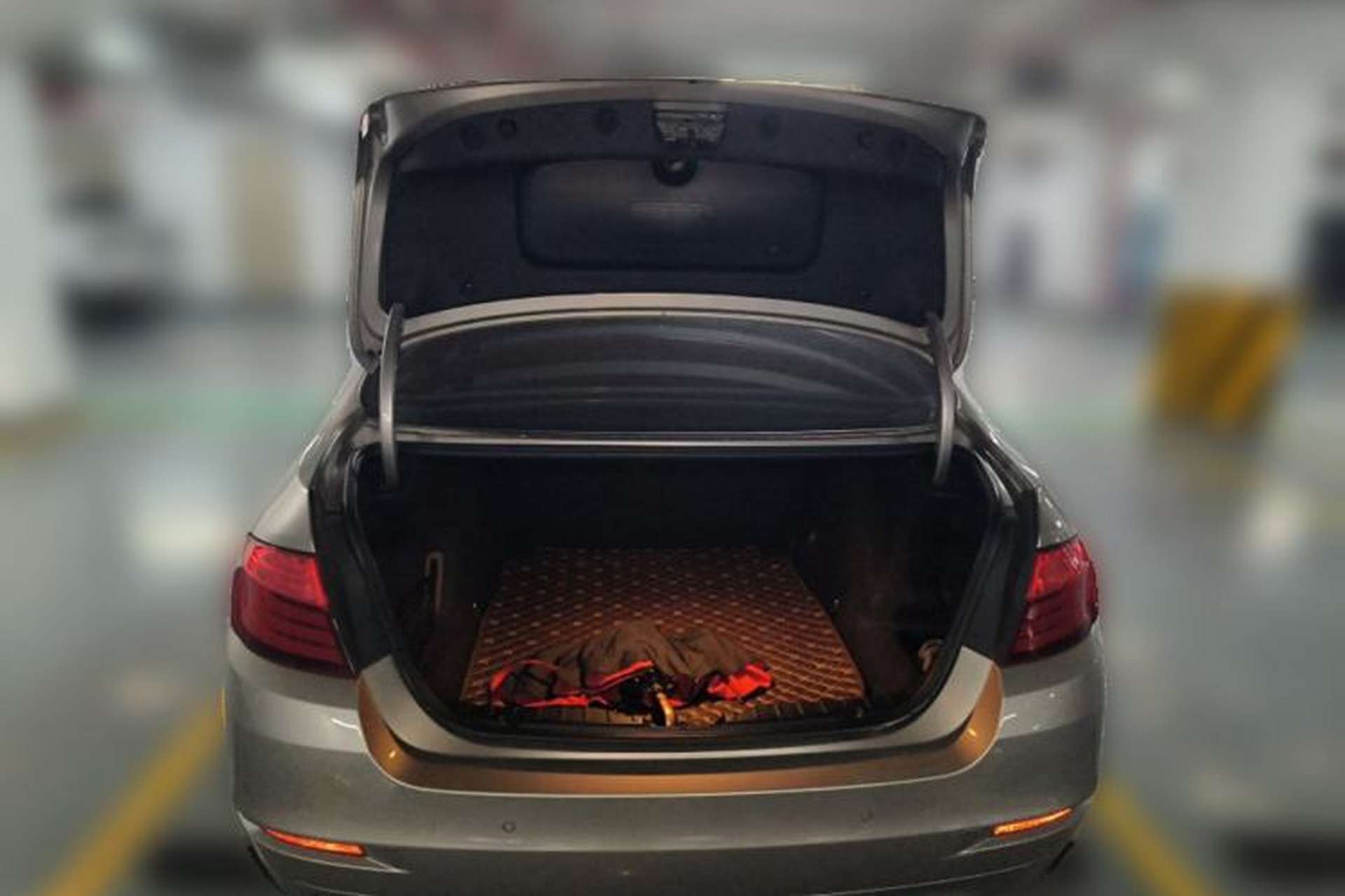 Used BMW 5 Series 2014 520Li Elegant Model Trunk