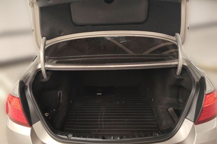 Used BMW 5 Series 2014 528Li xDrive Premium Edition Trunk