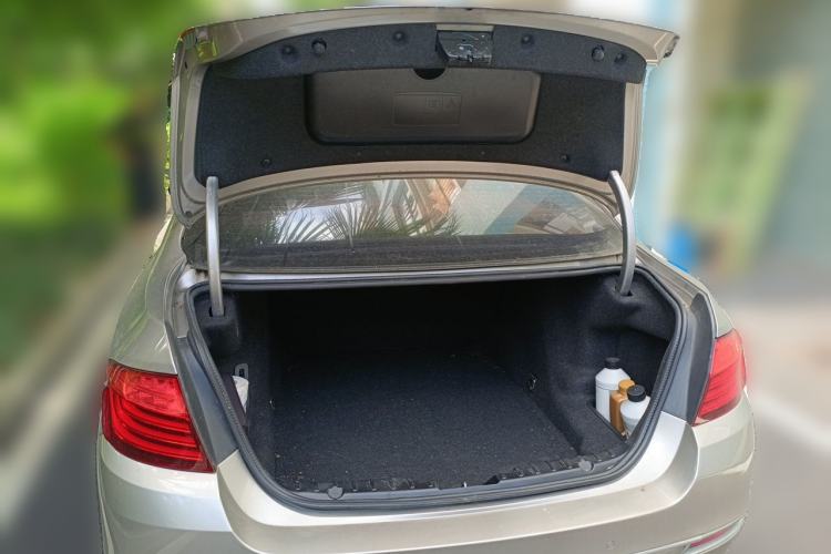 Used BMW 5 Series 2014 525Li Luxury Design Package Trunk