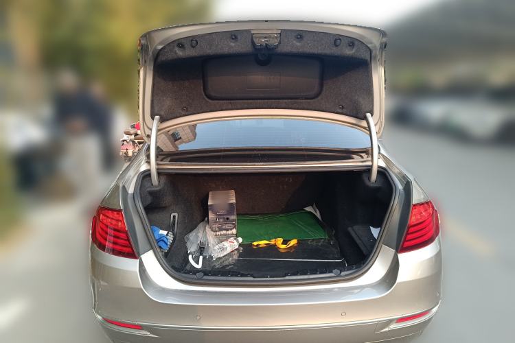 Used BMW 5 Series 2014 525Li Luxury Design Package Trunk