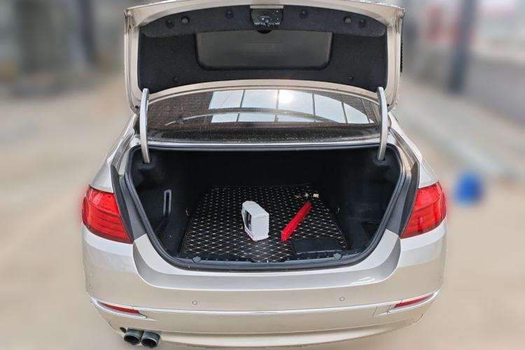Used BMW 5 Series 2014 525Li Luxury Design Package Trunk