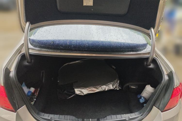 Used BMW 5 Series 2014 525Li Leading Model Trunk