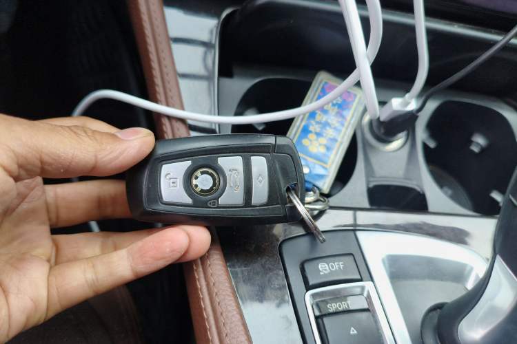 Used BMW 5 Series 2014 528Li Leading Model Vehicle Key