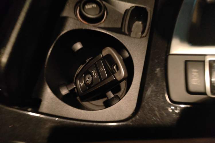 Used BMW 5 Series 2014 520Li Elegant Model Vehicle Key