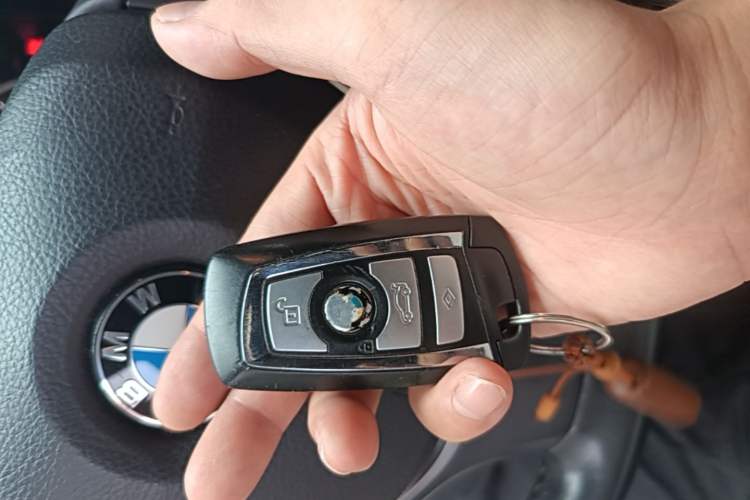 Used BMW 5 Series 2014 525Li Luxury Design Package Vehicle Key