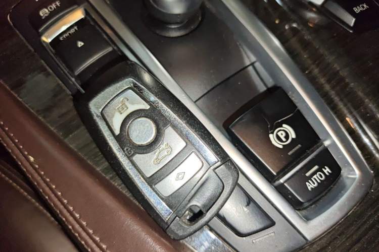 Used BMW 5 Series 2014 525Li Luxury Design Package Vehicle Key