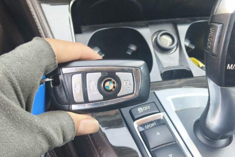 Used BMW 5 Series 2014 528Li xDrive Luxury Design Package Vehicle Key