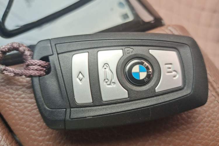 Used BMW 5 Series 2014 525Li Luxury Design Package Vehicle Key