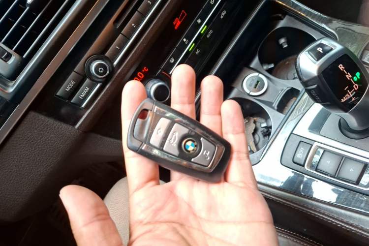 Used BMW 5 Series 2014 525Li Luxury Design Package Vehicle Key
