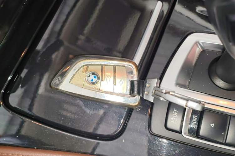 Used BMW 5 Series 2014 520Li Elegant Model Vehicle Key