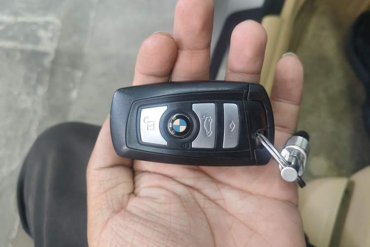 Used BMW 5 Series 2014 535Li Leading Model Vehicle Key