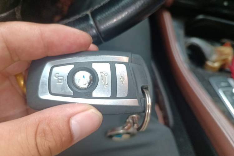 Used BMW 5 Series 2014 525Li Leading Model Vehicle Key