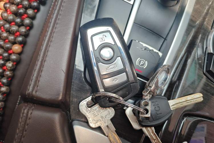 Used BMW 5 Series 2014 525Li Luxury Design Package Vehicle Key
