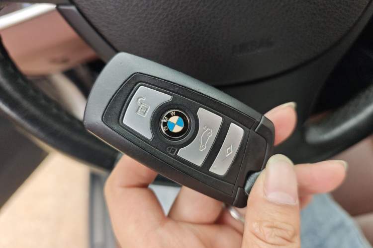 Used BMW 5 Series 2014 525Li Leading Model Vehicle Key