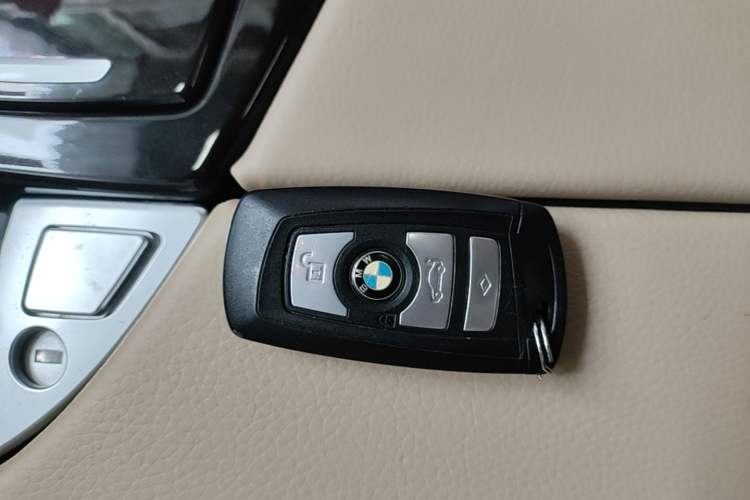 Used BMW 5 Series 2014 525Li Leading Model Vehicle Key