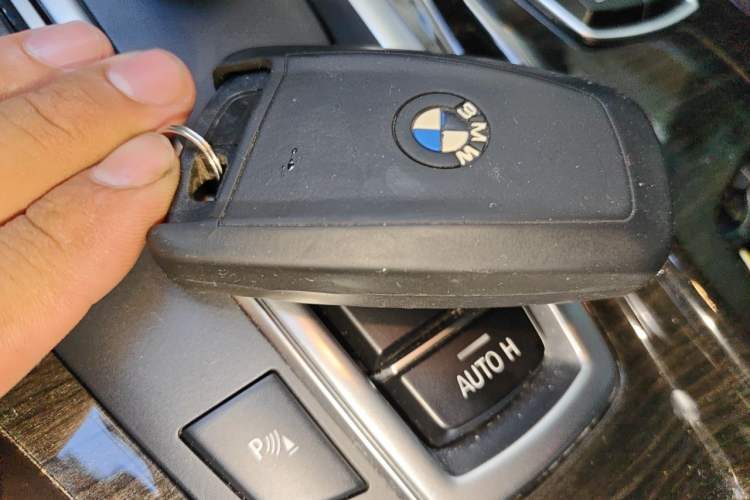 Used BMW 5 Series 2014 525Li Luxury Design Package Vehicle Key