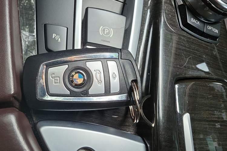 Used BMW 5 Series 2014 525Li Luxury Design Package Vehicle Key