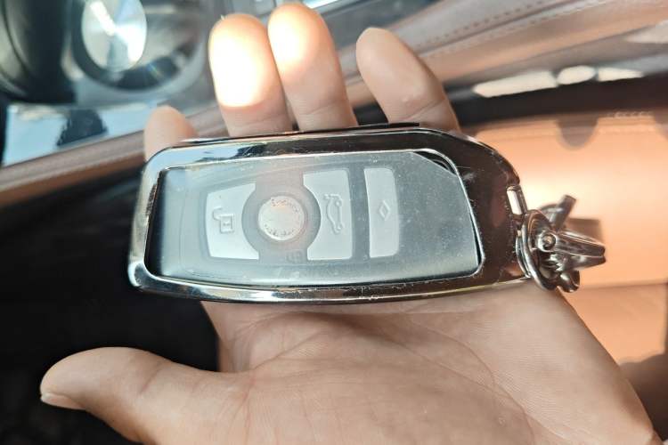 Used BMW 5 Series 2014 520Li Elegant Model Vehicle Key