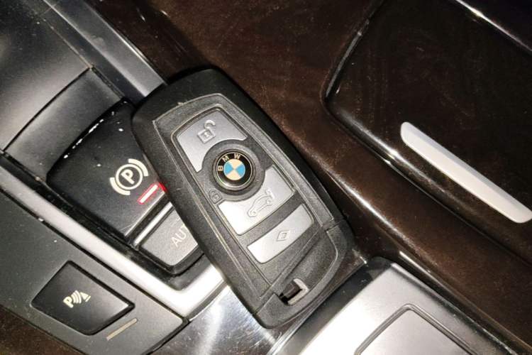 Used BMW 5 Series 2014 530Li Leading Model Vehicle Key