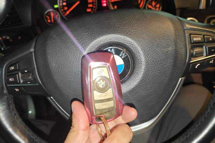 Used BMW 5 Series 2014 525Li Luxury Design Package Vehicle Key