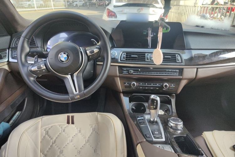 Used BMW 5 Series 2014 525Li Leading Model Center Console