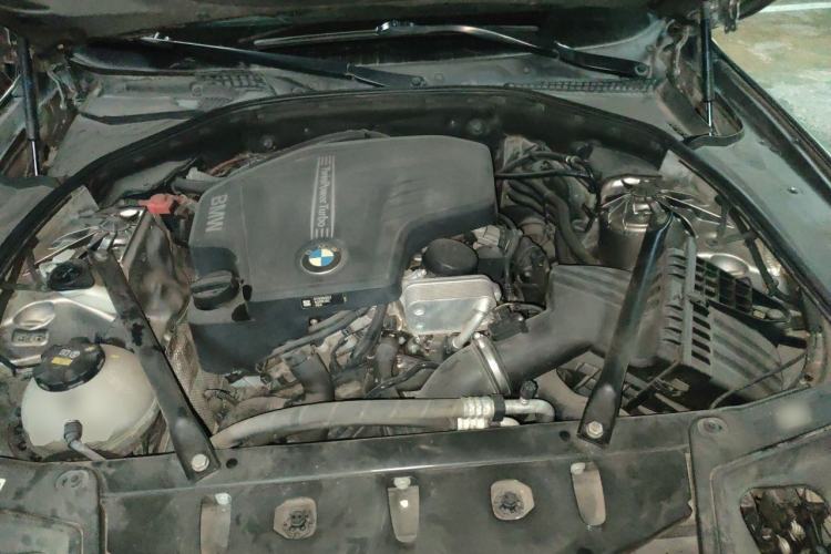 Used BMW 5 Series 2014 525Li Leading Model Engine Bay