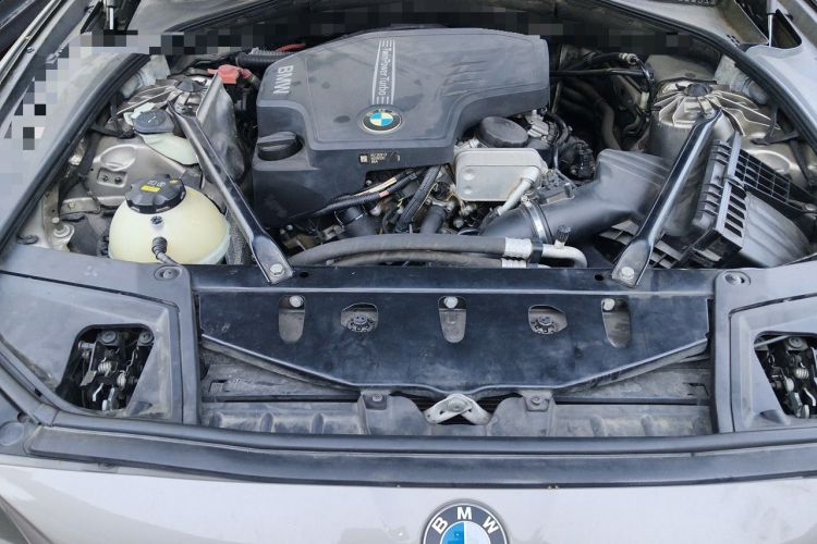 Used BMW 5 Series 2014 525Li Luxury Design Package Engine Bay