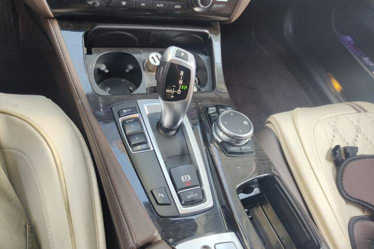 Used BMW 5 Series 2014 525Li Leading Model Gear Lever