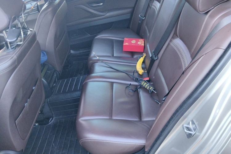 Used BMW 5 Series 2014 525Li Luxury Design Package Left Rear Seat
