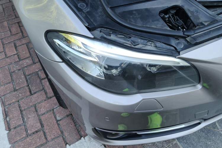 Used BMW 5 Series 2014 525Li Luxury Design Package Right Front Headlight