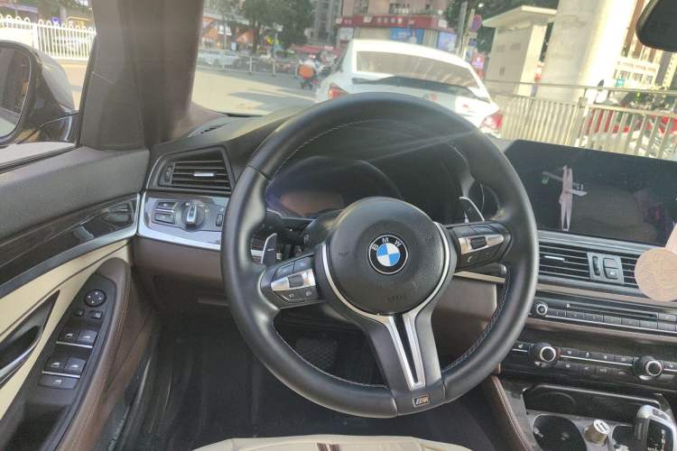 Used BMW 5 Series 2014 525Li Leading Model Steering Wheel