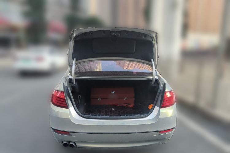 Used BMW 5 Series 2014 525Li Leading Model Trunk