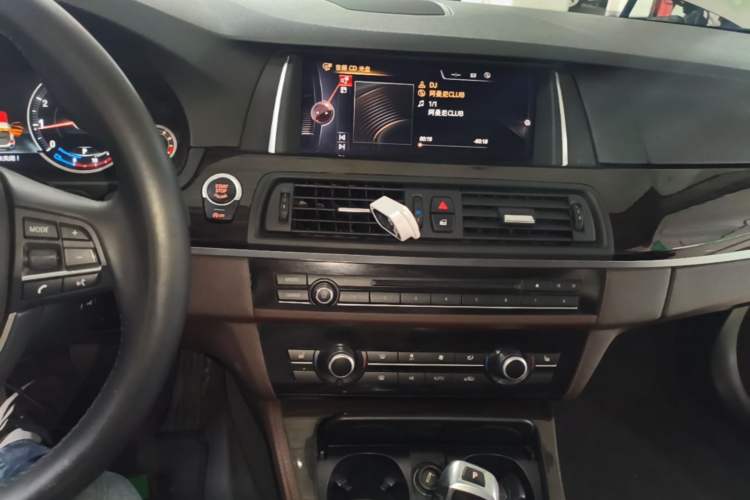 Used BMW 5 Series 2014 525Li Luxury Design Package Audio And AC Panel