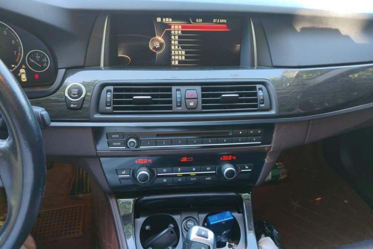 Used BMW 5 Series 2014 525Li Luxury Design Package Audio And AC Panel