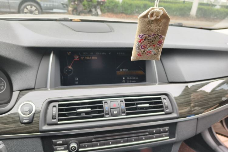 Used BMW 5 Series 2014 535i Design Package Model Audio And AC Panel