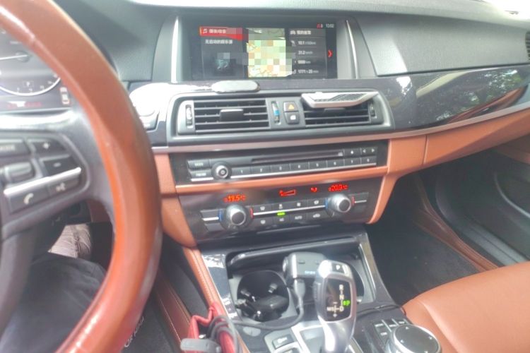 Used BMW 5 Series 2014 520i Elegant Edition Audio And AC Panel