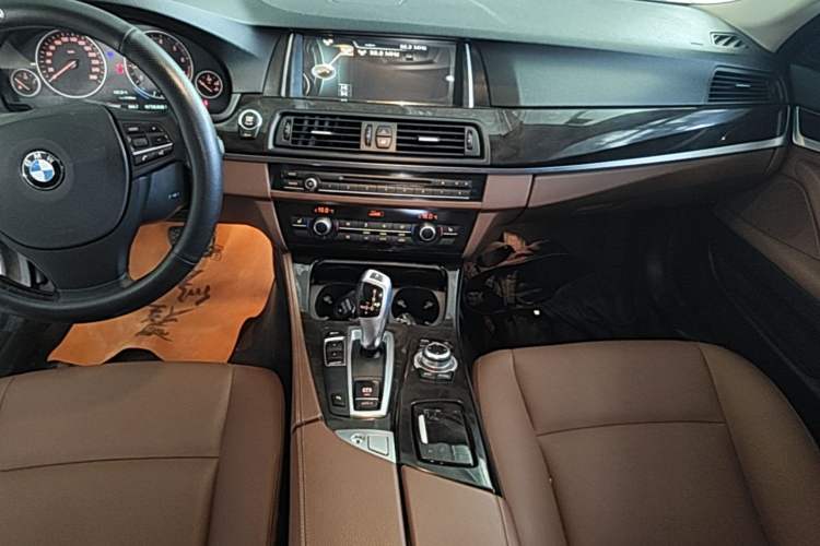 Used BMW 5 Series 2014 525Li Leading Model Audio And AC Panel