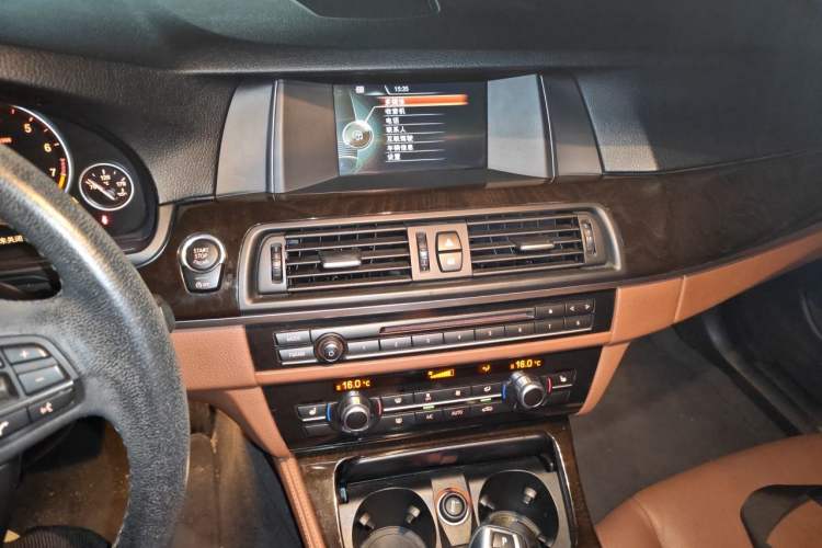 Used BMW 5 Series 2014 525Li Leading Model Audio And AC Panel