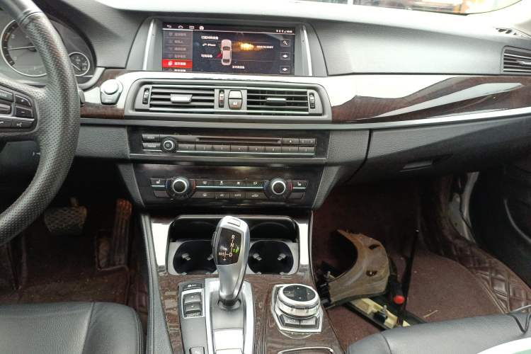 Used BMW 5 Series 2014 525Li Leading Model Audio And AC Panel