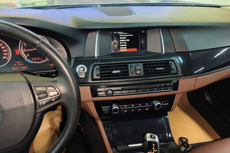 Used BMW 5 Series 2014 520Li Elegant Model Audio And AC Panel